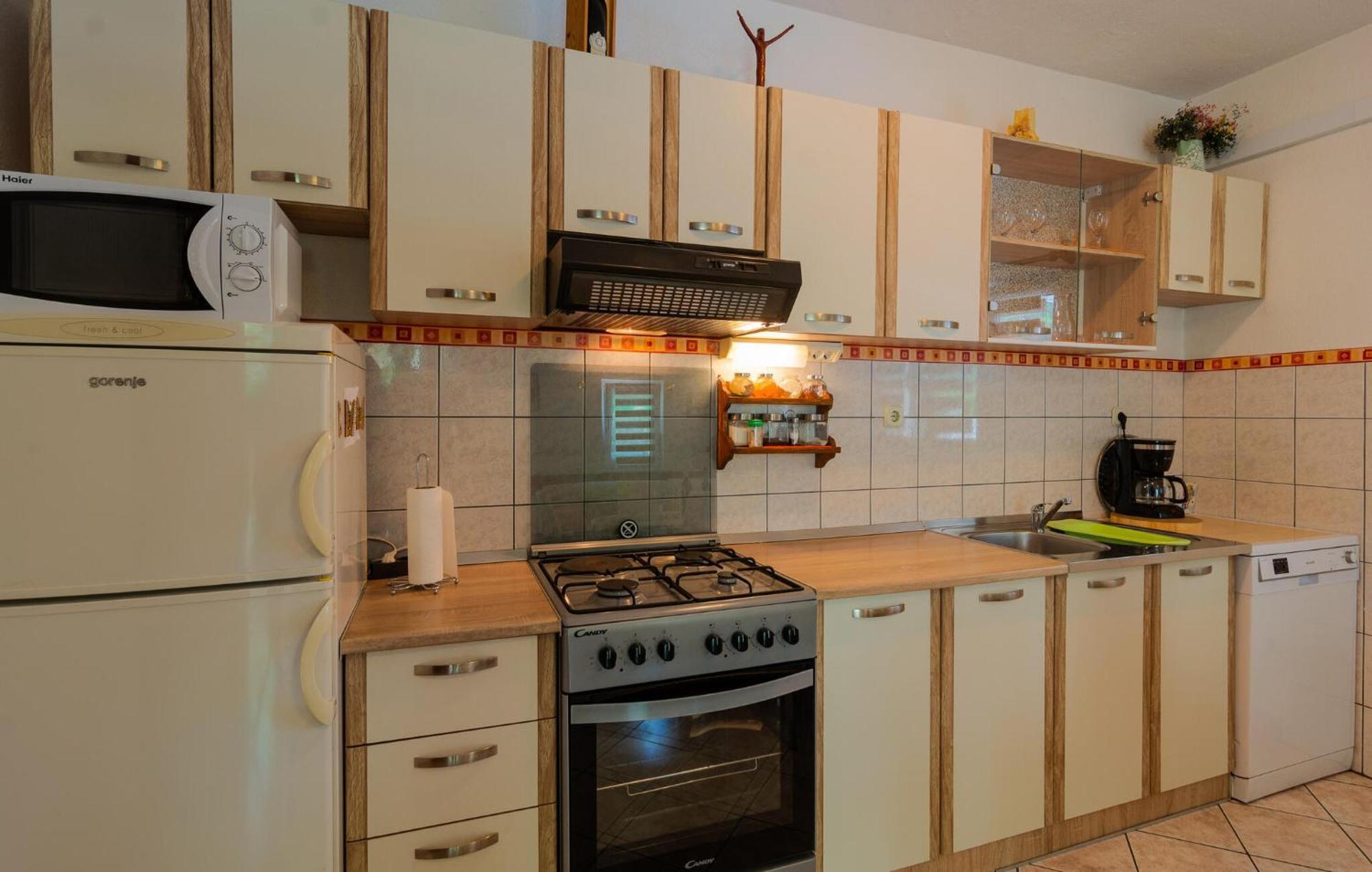 Cozy Home In Podaspilje With Kitchen Svinisce Exterior photo